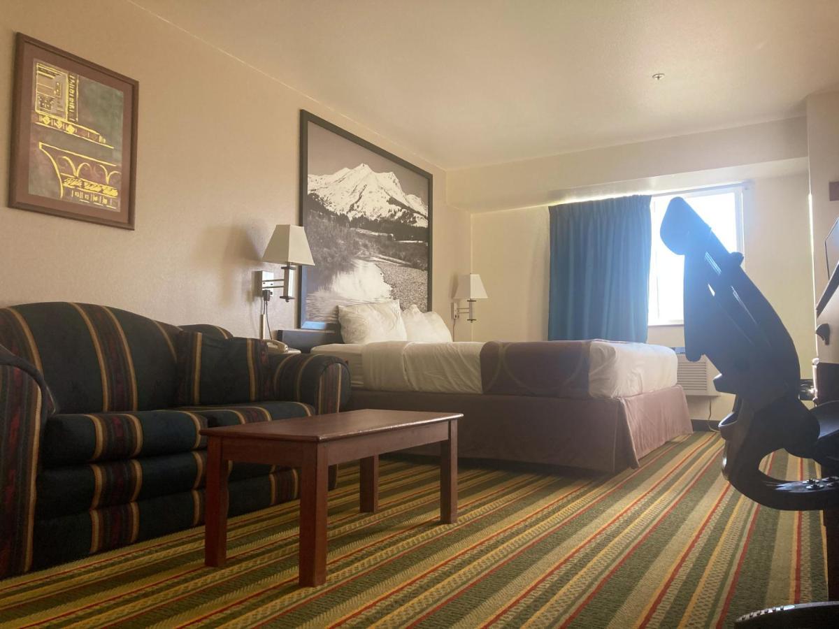Hotel Super 8 By Wyndham Windsor Zewnętrze zdjęcie