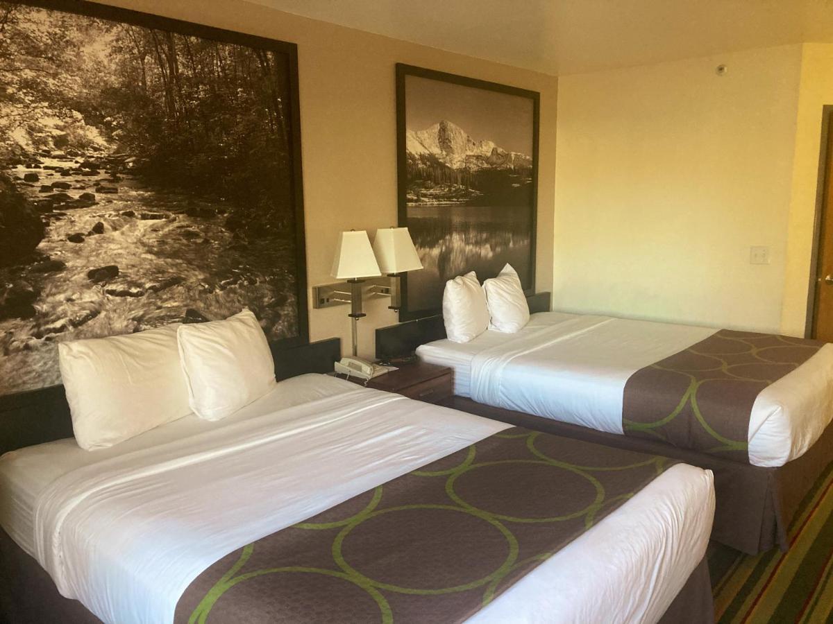 Hotel Super 8 By Wyndham Windsor Zewnętrze zdjęcie