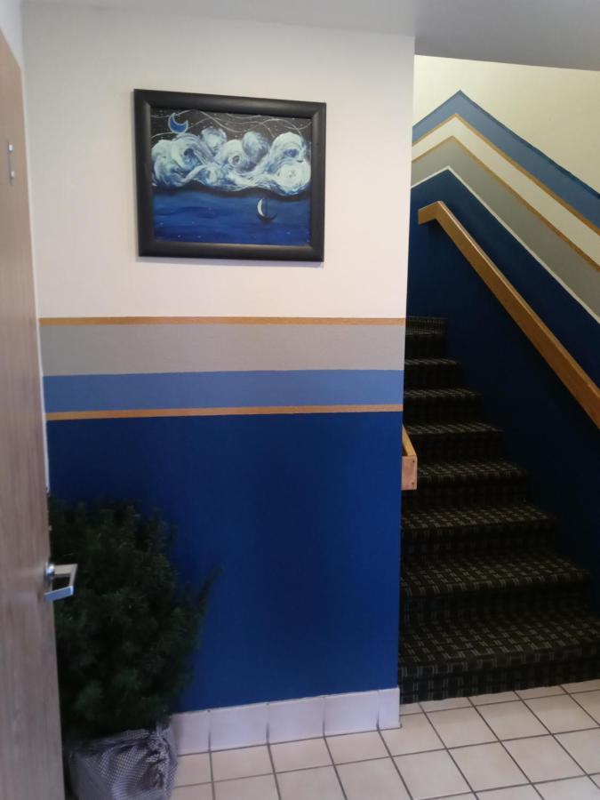 Hotel Super 8 By Wyndham Windsor Zewnętrze zdjęcie