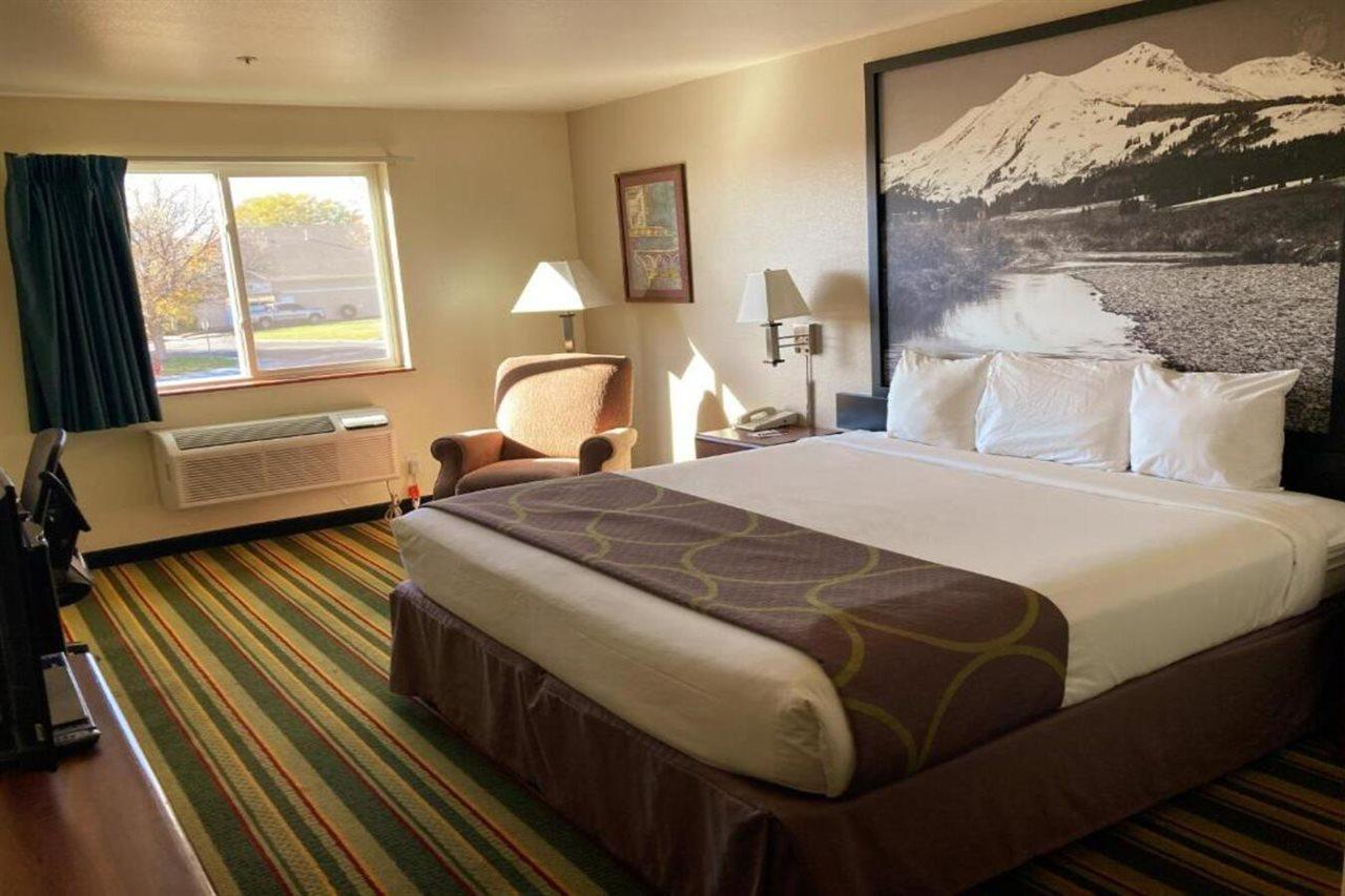 Hotel Super 8 By Wyndham Windsor Zewnętrze zdjęcie