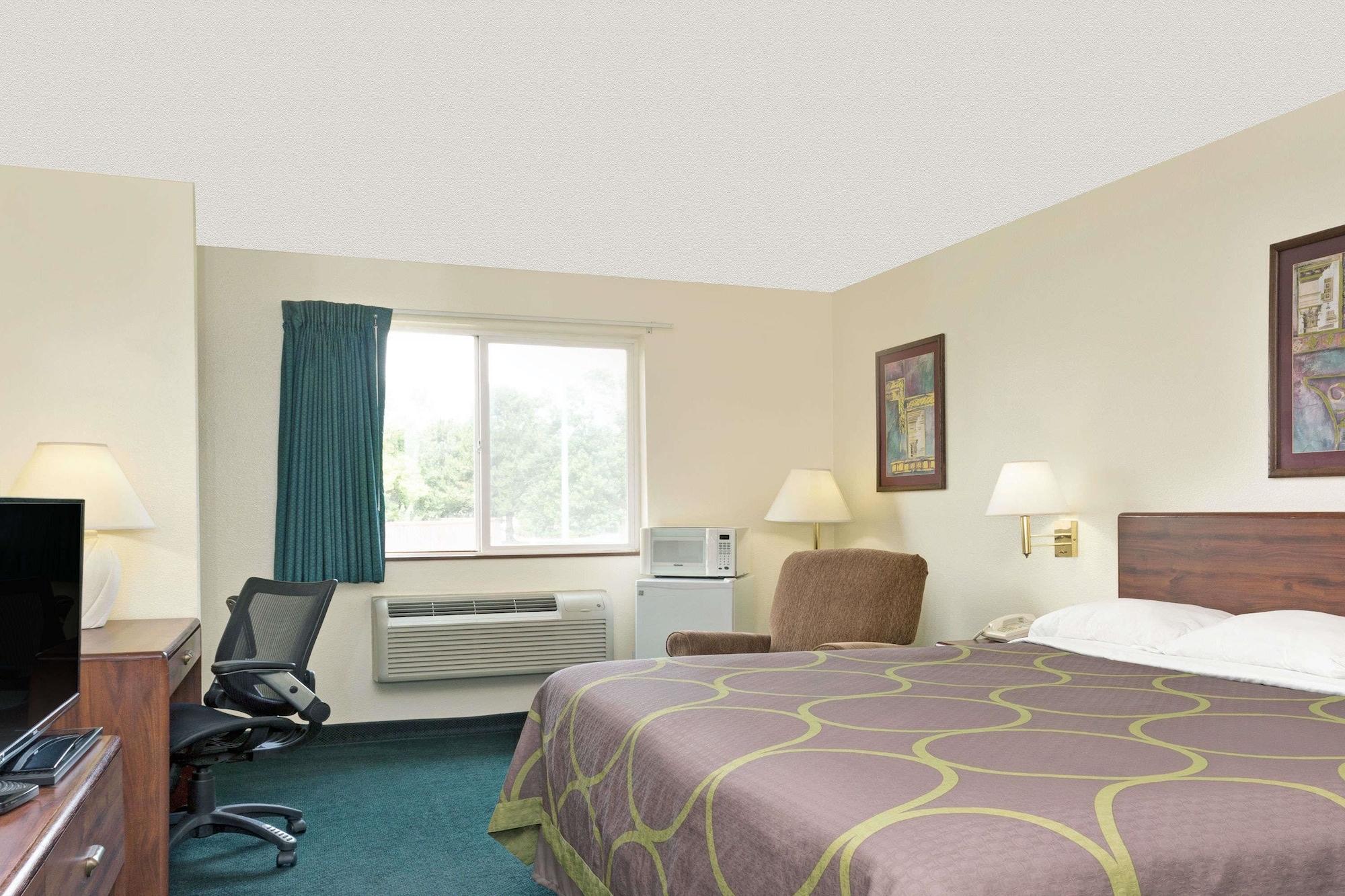 Hotel Super 8 By Wyndham Windsor Zewnętrze zdjęcie