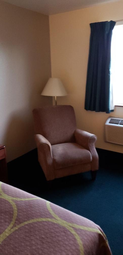 Hotel Super 8 By Wyndham Windsor Zewnętrze zdjęcie